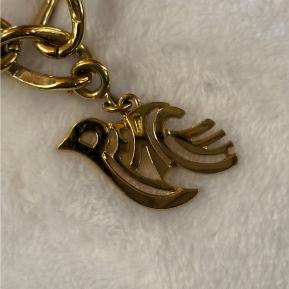 Vintage Gold Tone Monet Charm Bracelet Fish Christmas Snowman Sailboat Clover - Picture 10 of 15